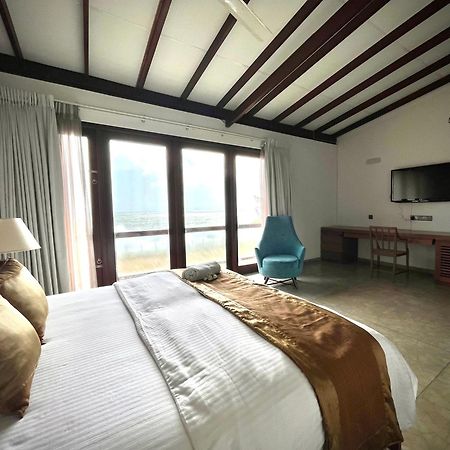 Driftwood Villa Pamunugama Exterior photo